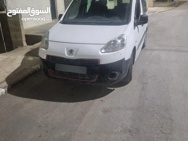 سيارة للبيع