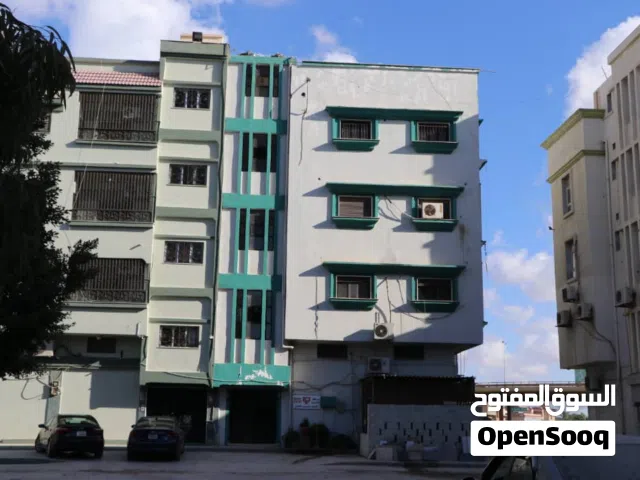 مبنى تجاري ع الرئيسي بسعر فرصة