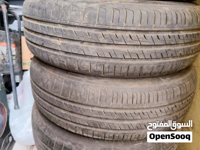 اطارات مع رنجات مقياس 13 حديد وكالة مستخدمات بسنوات مختلفة بنسبه لاطارات