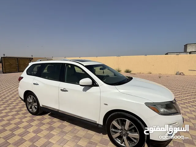 2014 Nissan Pathfinder SL - Full Option - Low KM - Four Wheel Drive - GCC