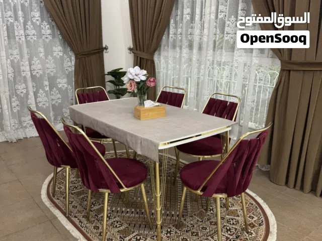 طاولة طعام 6 اشخاص شكل جميل جداً