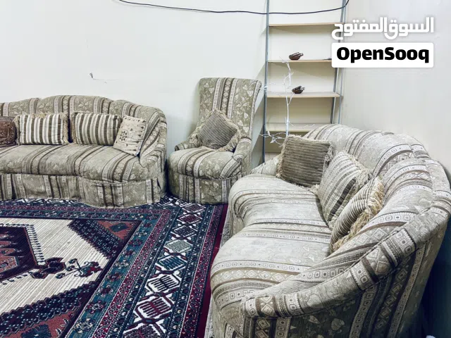 طقم صالون للبيع نظيف