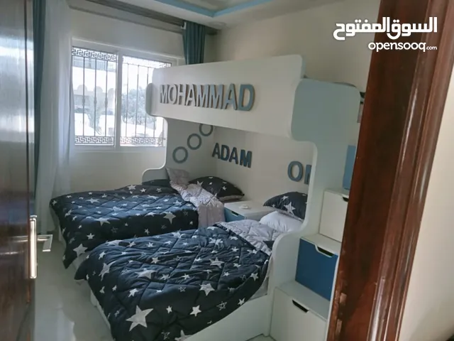 شقة على الشارع الرئيسي للايجار اسبوعي او شهري