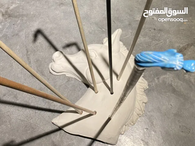 قاعده عصي على شكل خيل