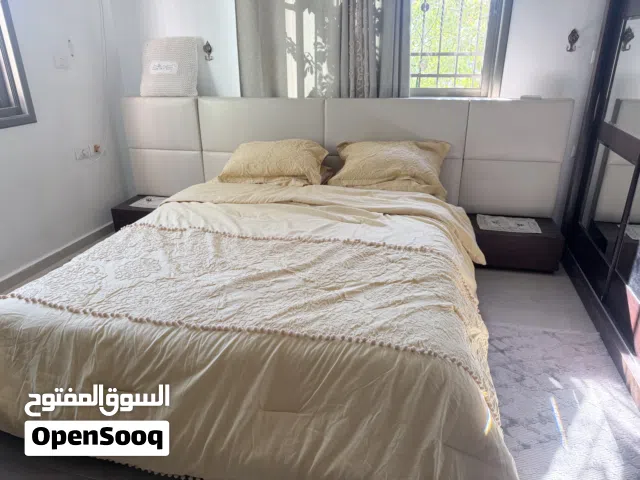 غرفه نوم وطاوله سفره