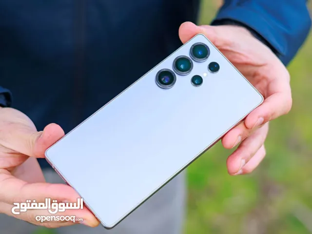 هاتف سامسونج جالكسي S26 ألترا (Samsung Galaxy S26 Ultra) هو هاتف ذكي الحجم مناسب لليد ماركه سامسونج