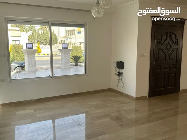 492 m2 4 Bedrooms Villa for Rent in Amman Abdoun