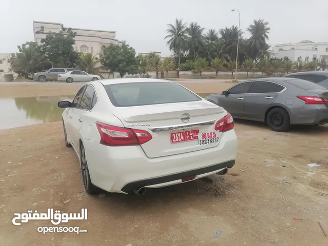 Nissan Altima in Al Batinah
