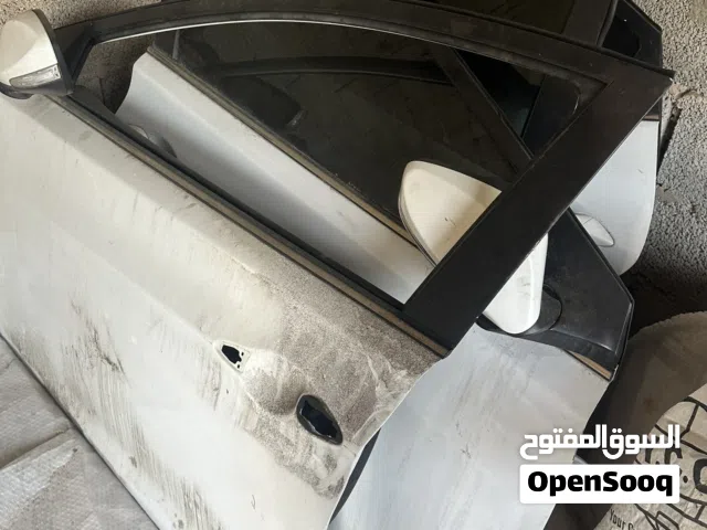 أربع أبواب هوانداي لانترا 2014 اللون ابيض