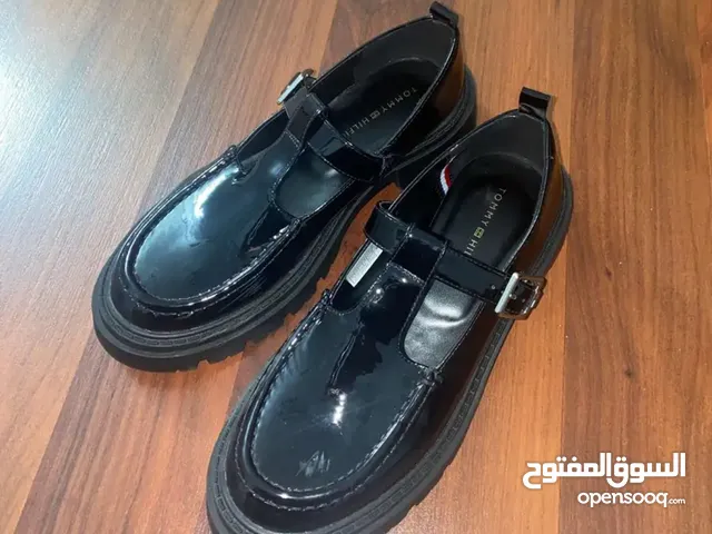 Black Comfort Shoes in Abha
