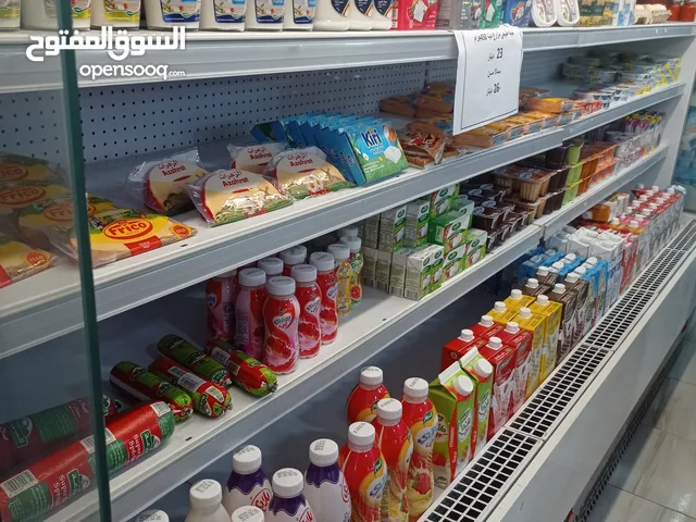 ثلاجة عرض كبيرة ايطالية