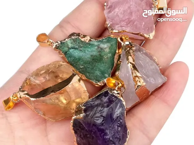 أكسسورات و مجوهرات الأحجار الكريمة