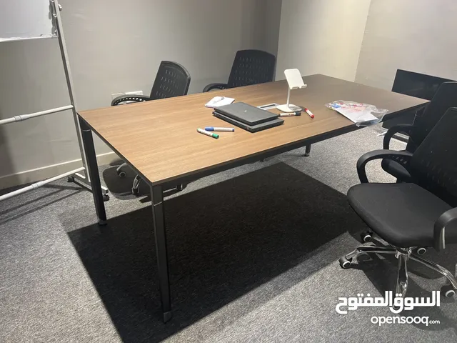 Office table like new for sale