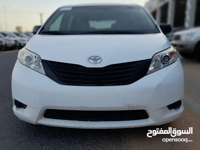 Used Toyota Sienna in Um Al Quwain