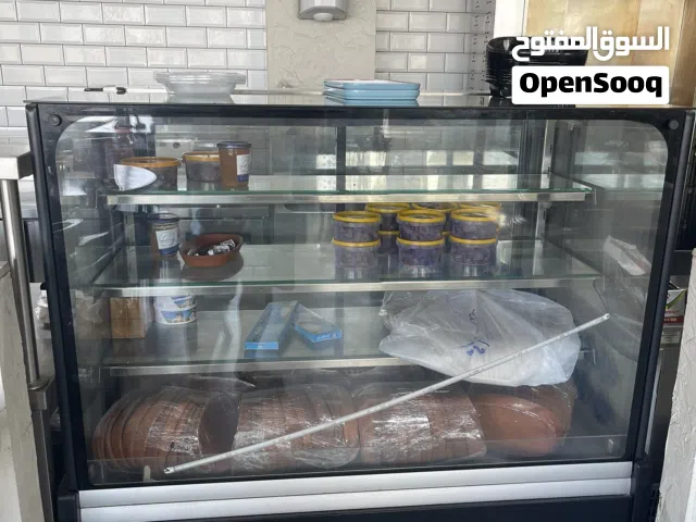 عارضه كيك ومقبلات اسبانيه وشوايه دجاج تركيه