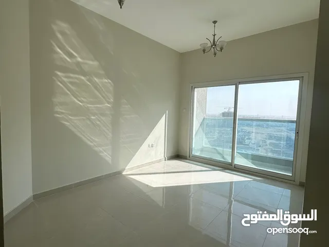 غرفتين و صالة اعادة بيع في مدينة الامارات سعر مميز و مقدم مناسب للوحده