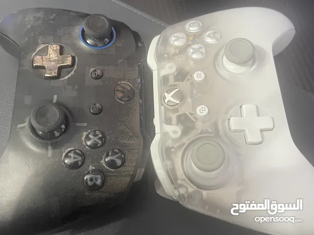 يدين تحكم Xbox إصدار Phantom White و PUBG بحالة ممتازة وسعر مغري