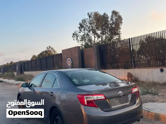 2012 تويوتا كامري GL