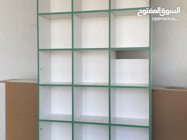 رفوف للبيع