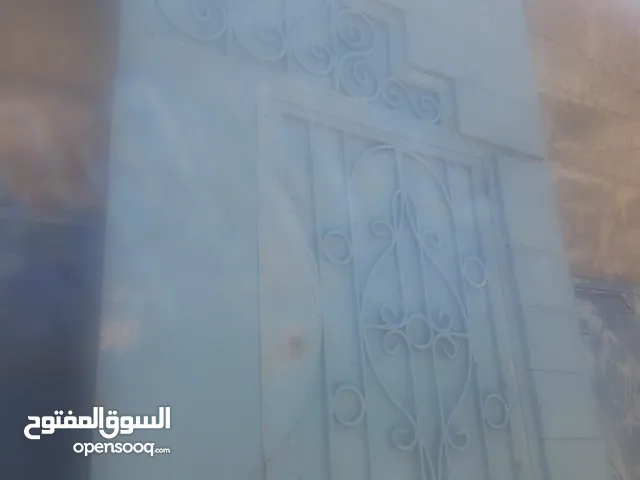 بوابه مدرع عررررطه للذي يحتاج بوابه مدرعه حديد قوي ابو مليون تكلفه عليه هذا عرطه فقط ب300الف