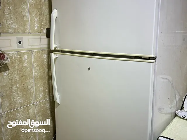 ثلاجة 24 قدم مستعمل بحاجه الى تصليح بسيط