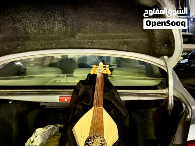 عود بحريني جديد ونضيف معه كامل اغراضه ما استعمل
