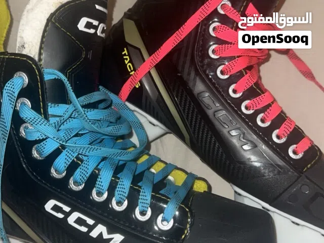 Skating shoes