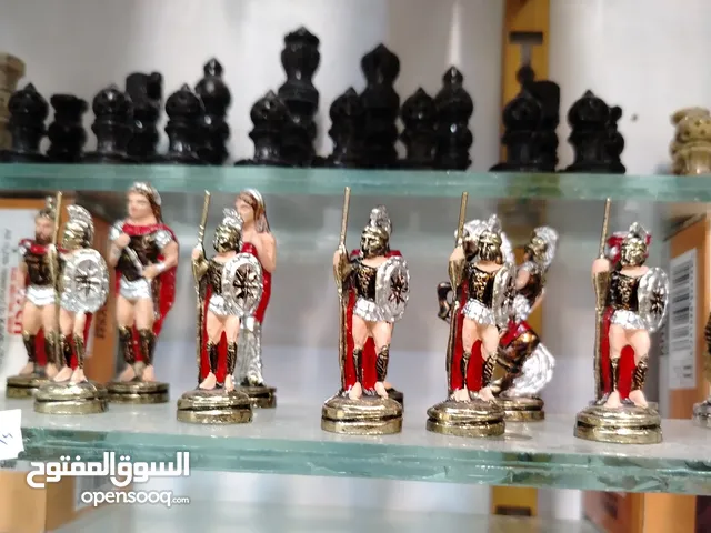 قطع الشطرنج فن ايراني مصنوعة يدويًا، جميلة و صلبة