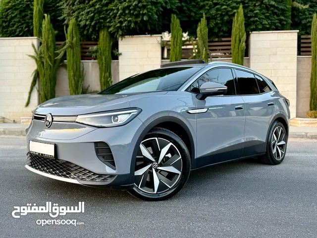 V.W ID 4 crozz pure plus 2022 بحالة الوكالة مالك واحد من الزيرو ، بانورما متحركة