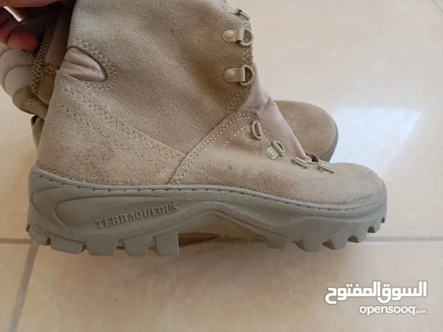 حذاء ساق طويل