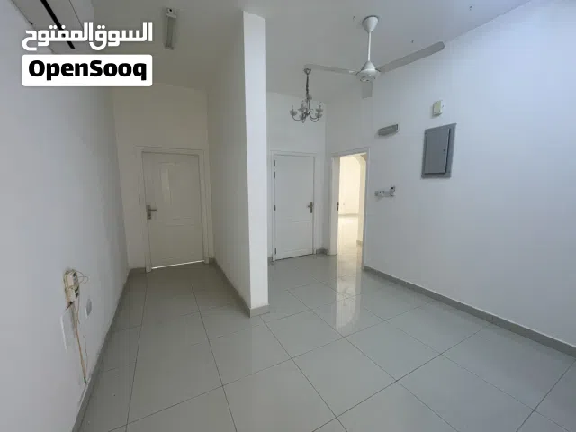 شقة للإيجار في المعبيلة