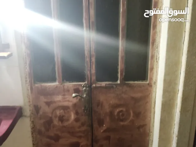 باب حديد للبيع مع زرفيل ايطالي