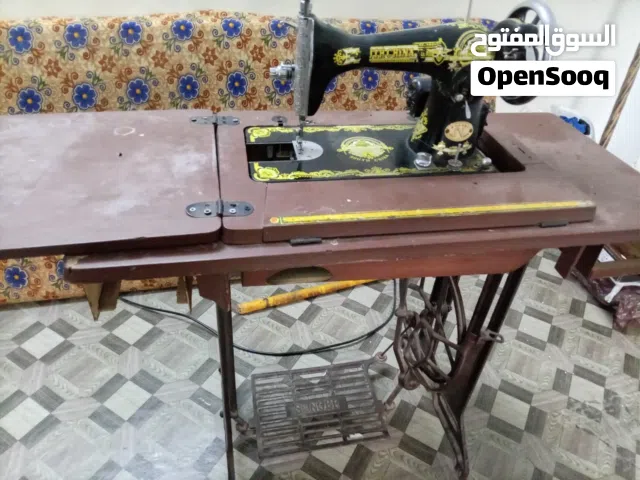 ماكينه خياطة للبيع  تحتاج لتبديل قشاط موتور  السعر ..(40دينار)