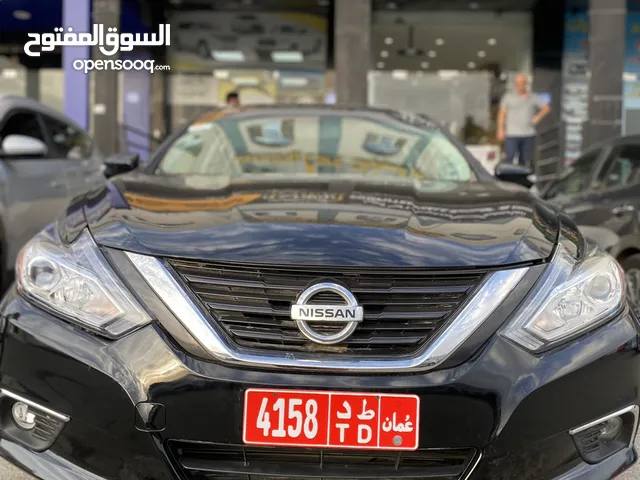 Sedan Nissan in Muscat