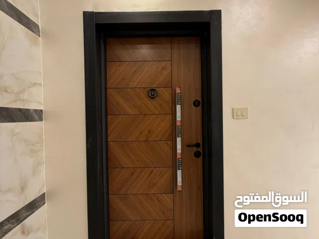 شقة طابق اول سوبر ديلوكس مساحة داخلية 150 متر في أجمل مناطق منطقة طبربور