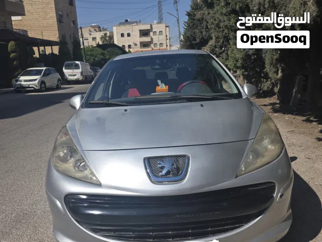 2011 بيجو 207 Standard