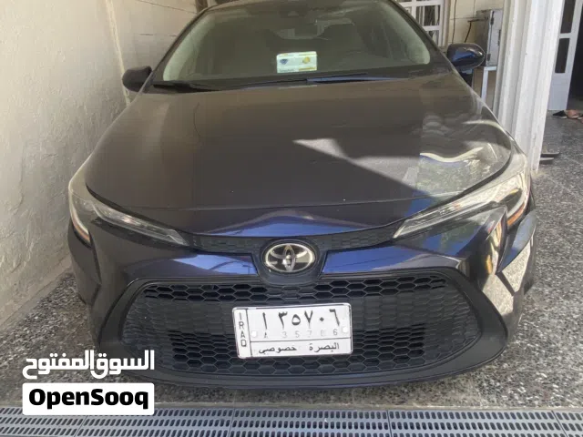 كورلا 2022 امريكي LE لون نيلي محرك 1800 رقم بصرة معوقين