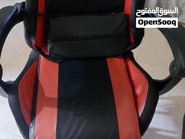 يوجد كرسي قيم بحاله ممتازة ونظيف