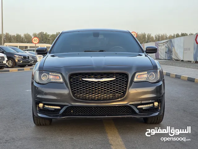 Used Chrysler 300 in Sharjah