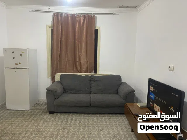 شقة مفروشة للإيجار المؤقت في الجابرية – غرفة وصالة جاهزة للسكن