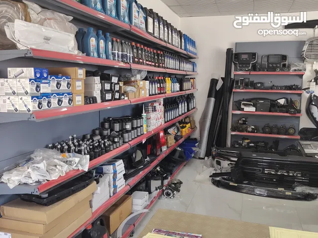 كراج للبيع مع العمال وجميع الأدوات