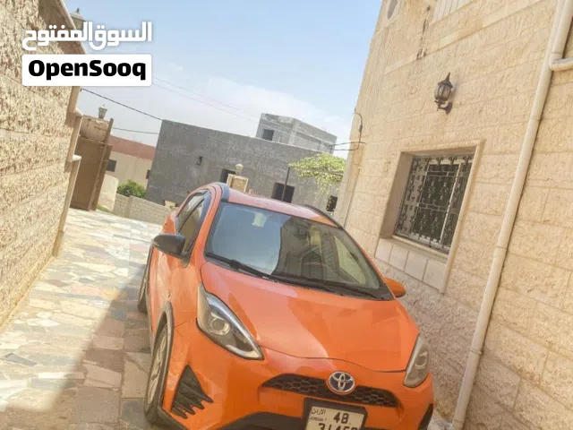 2018 تويوتا بريوس Prius C