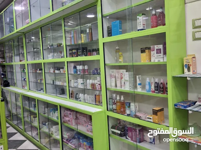 خشب صيدلية مستعمل بحالة ممتازة