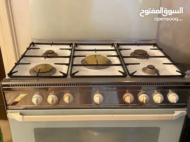 فرن مستعمل بحال الوكاله يا مشا الله نضيف بسعر،70دينار يا بلاش
