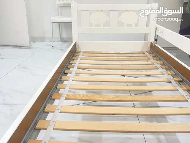 كرسي سرير اطفال من ايكيا استخدام نظيف