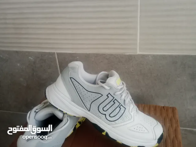حذاء رياضي نوع ويلسون