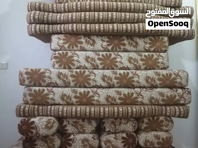 جلسة أرضية مستعملة