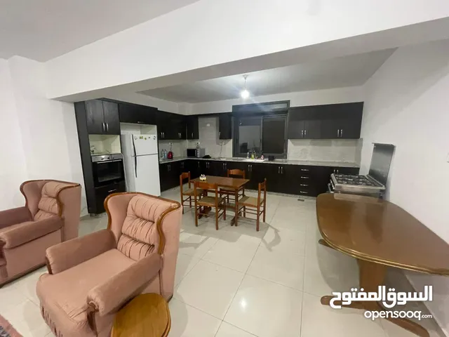 140 m2 3 Bedrooms Apartments for Sale in Ramallah and Al-Bireh Al Masyoon