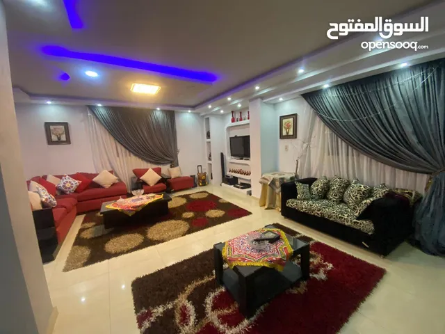 550 m2 5 Bedrooms Villa for Sale in Giza Hadayek al-Ahram