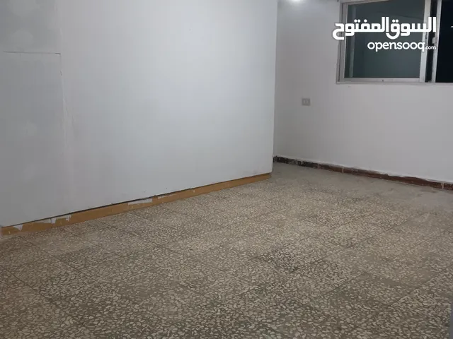 شقه للايجار اربد دوار القبه خلف بنك